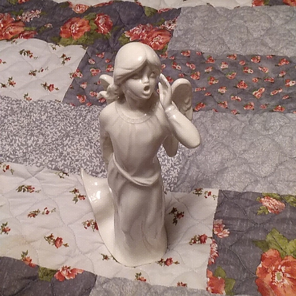 Vintage Goebel Angel 12" tall 6"wide. She is so beautiful. Lovely.